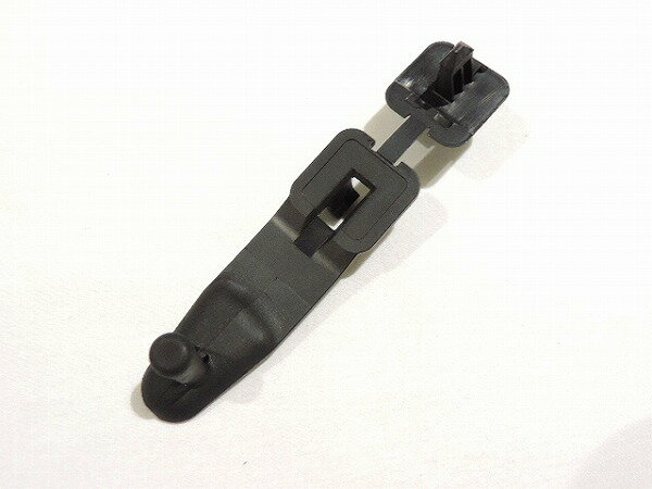 新品 ニッサン純正フロアカーペット フック74285-40U00様々な車種に流用可能※代引き不可商品日産 補修部品フロアマット固定用フック