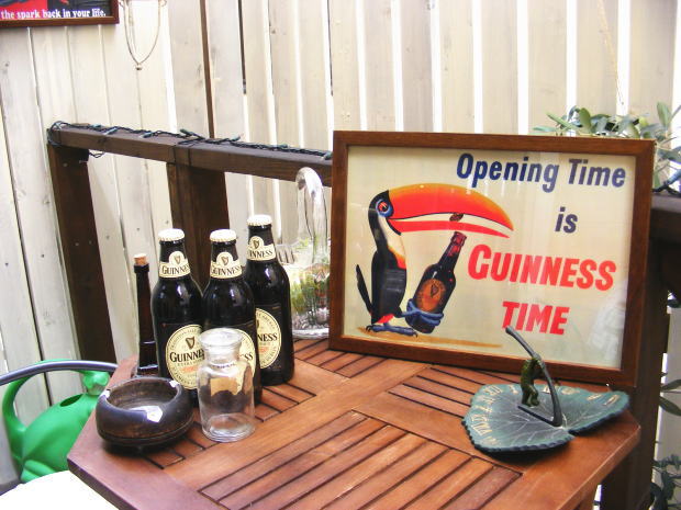 木製看板　壁掛け　壁飾り　フォトフレーム　ウッドピクチャーフレーム　アンティーク　Guinness Time ギネスビール　トゥーカン　27.5×38cm