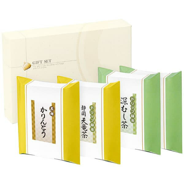 ●深むし茶(3g×4袋)2箱・天竜茶(3g×4袋)・黒糖かりんとう15g各1箱・賞味期間/製造日より常温約360日・［日本製］・【小麦】・29×20×6cm・60サイズ・346g本品のドリップ緑茶は、ティーバッグタイプよりも本格的に急須を使ったようなお茶本来の味わいを楽しめます。全国茶品評会や農林水産大臣賞など数々の賞を受賞した、太田昌孝氏の茶園で栽培した天竜茶と、丹精込めて作り上げた深むし茶、豊かな味わいのかりんとうの詰め合せです。※商品の内容・デザイン・価格等が変更になる事がございます。ご了承ください。 こんなギフトシーンにどうぞ 内祝い お返し 出産 出産内祝い 結婚 結婚内祝い 御礼 快気祝い 快気内祝い 御見舞御礼 全快祝い お祝い 結婚式 引き出物 結婚祝い 結婚内祝い 引越しご挨拶 父の日 母の日 敬老の日 入学内祝い 入園内祝い 成人式 初節句 新築内祝い 粗品 記念品 二次会 景品 周年記念 コンペ景品 プレゼント 誕生日 お中元 残暑見舞い お歳暮 御年賀 贈答品 総合通販 一周忌 三回忌 法事引出物 香典返し 初盆 志 回忌法要 還暦御祝い 開店お祝い 退職 卒業記念品 お餞別 心ばかり 大量注文可 内祝 御返し 出産内祝 結婚内祝 お礼 快気祝 快気内祝 全快祝 御祝い 御祝 結婚式 引出物 結婚祝 御結婚お祝い 御結婚御祝 結婚御祝 結婚内祝 引越挨拶 引越御挨拶 挨拶 御挨拶 ごあいさつ ご挨拶 入学内祝 入園内祝 新築内祝 周年記念 ギフト 誕生日 中元 御中元 残暑見舞 残暑御見舞 歳暮 年賀 お年賀 法事 法要 法事引き出物 香典 還暦祝 還暦御祝 還暦お祝い 開店祝 開店御祝 開店御祝い 開店祝い出産祝い 餞別 出産祝い 出産お祝い 御祝い ご出産御祝い ご結婚御祝い