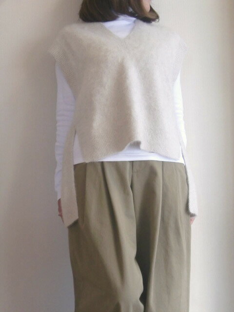 PASSIONE パシオーネフォックス カシミヤ 後ろ下がり ニット ベスト Vネック プルオーバー Mサイズ オ..
