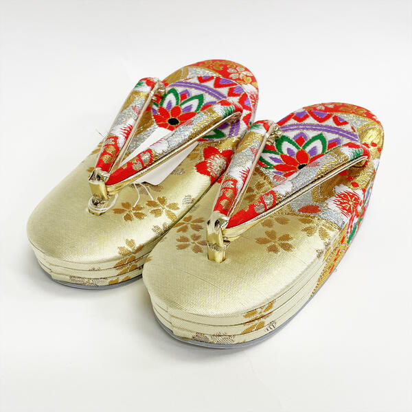 草履 子供 女の子 No.43 ペールゴールド 朱赤 鞠 桜柄 18cm 七五三 和装 お正月 ひな祭り 在庫処分品 ..