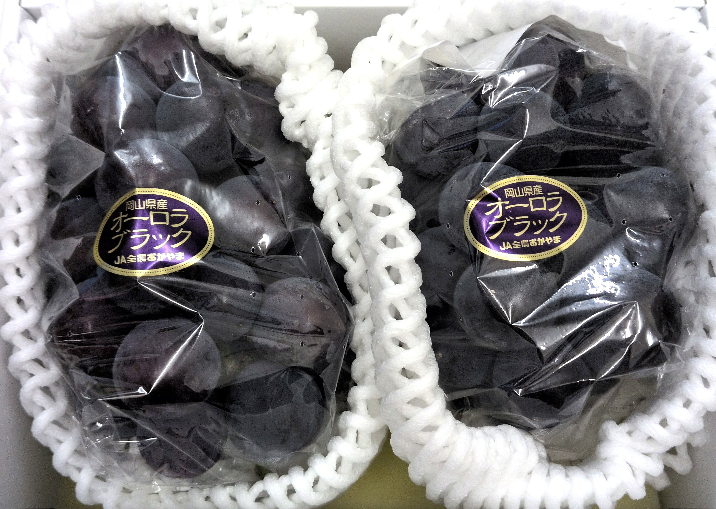岡山県のオリジナル品種のぶどうです。 1房約500gで、とても甘く大粒で食べ応えがあります。