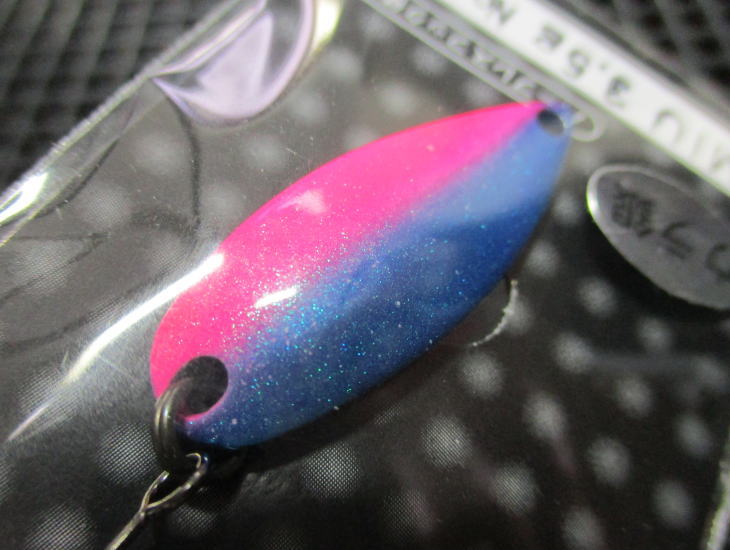 ミュー [マジョーラシリーズ] 3.5g /32mm　#02(ブルーインパクトマジョ)　　＜フォレスト FOREST＞　□エリア ルアーフィッシング用 スプーン□　MAZIORA MIU Spoon 3.5g　～妖しく輝く～　[スプーン専門釣り具店] -エスプーン-