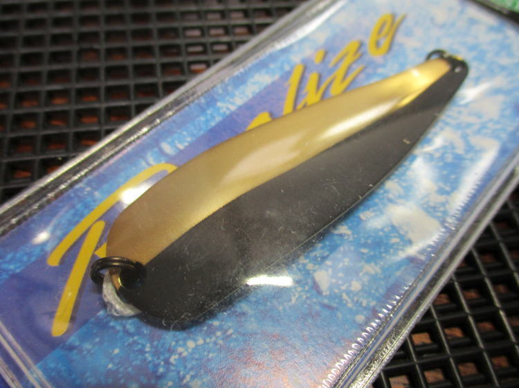 Spoon - リアライズ 18g /63mm　#06 マット黒金　　＜フォレスト FOREST＞　□ネイティブ ルアーフィッシング用 スプーン□　Realize Spoon 18g　～サクラマスを狙い撃つ～[スプーン専門釣り具店] -エスプーン-