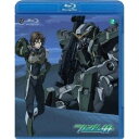 商品種別Blu-ray※こちらの商品はBlu-ray対応プレイヤーでお楽しみください。発売日2008/08/22ご注文前に、必ずお届け日詳細等をご確認下さい。関連ジャンルアニメ・ゲーム・特撮国内TV版キャラクター名&nbsp;機動戦士ガンダム00&nbsp;で絞り込む永続特典／同梱内容■封入特典8Pライナーノート■映像特典次巻予告PV「戦術予報」■その他特典・仕様第5話 キャスト・オーディオコメンタリー／第6話 スタッフ・オーディオコメンタリー商品概要シリーズストーリー西暦2307年。化石燃料は枯渇したが、人類はそれに代わる新たなエネルギーを手に入れていた。3本の巨大な軌道エレベーターと、それに伴う大規模な太陽光発電システム。しかし、このシステムの恩恵を得られるのは、一部の大国とその同盟国だけだった。 3つの軌道エレベーターを所有する3つの超大国群。アメリカ合衆国を中心とした『ユニオン』。中国、ロシア、インドを中心とした『人類革新連盟』。ヨーロッパを中心とした『AEU』。各超大国群は己の威信と繁栄のため、大いなるゼロサム・ゲームを続ける。そう、24世紀になっても、人類は未だ一つになりきれずにいたのだ……。『機動戦士ガンダム00 第03話 変わる世界』ソレスタルビーイングによるミッションが終了し、世界はますます混乱していた。戦局跡地を確かめるべく、セイロン島へと向かうセルゲイ。一方、グラハムとカタギリは、ユニオン軍より特殊任務部隊への転属命令を受けていた。『機動戦士ガンダム00 第04話 対外折衝』セルゲイの下に、対ガンダムの切り札といわれる一人の少女が派遣される。また、グラハムたちの隊にも、優秀なパイロットたちが配属された。世界がガンダムに対して徐々に動きを見せ始める。そんな中、南米のタリビアが、ユニオンに対して独立宣言した。タリビアの行動を牽制するため、軍を派遣するユニオン。動向が注目される中、ガンダムが動く！『機動戦士ガンダム00 第05話 限界離脱領域』混迷極める世界情勢の中、マリナは各国への援助要請のため、アザディスタンを後にする。日本の学生、沙慈とルイスは、奨学金で行ける研修旅行のため、人革連の低軌道ステーションへと向かっていた。リニアトレイン内での一時的な擬似重力などを楽しむ沙慈とルイス。一方、アレルヤも次の任務のため、リニアトレインで宇宙へと戻っていた。『機動戦士ガンダム00 第06話 セブンソード』軍需を経済の基盤とするヨーロッパの一国、モラリア。その技術・軍事力を宇宙開発のために必要とするAEUがモラリアを支援し、合同軍事演習を行うという情報を得たソレスタルビーイングは、介入行動に移る。ミッションを前に、集結するガンダムたち。エクシアには新しく長短のGNブレイドが、デュナメスにはGNフルシールドが実装される。スタッフ&amp;キャスト矢立肇(原作)、富野由悠季(原作)、水島精二(監督)、黒田洋介(シリーズ構成)、高河ゆん(キャラクターデザイン)、千葉道徳(キャラクターデザイン)、海老川兼武(メカニックデザイン)、柳瀬敬之(メカニックデザイン)、寺岡賢司(メカニックデザイン)、福地仁(メカニックデザイン)、中谷誠一(メカニックデザイン)、大河原邦男(メカニックデザイン)、千葉智宏(SF考証)、寺岡賢司(SF考証)、須江信人(美術デザイン)、手嶋明美(色彩設定)、佐藤豪志(美術監督)、岡部いさく(設定協力)、三間雅文(音響監督)、川井憲次(音楽)、竹田青滋(エグゼクティブプロデューサー)、宮河恭夫(エグゼクティブプロデューサー)、丸山博雄(プロデューサー)、池谷浩臣(プロデューサー)、佐々木新(プロデューサー)、黒田洋介(脚本)、吉村章(演出)、大原実(絵コンテ)、大貫健一(作画監督(キャラ))、西井正典(作画監督(メカ))宮野真守、三木眞一郎、吉野裕行、神谷浩史、本名陽子、松本保典、真堂圭、高橋研二、東地宏樹、高垣彩陽、佐藤有世、我妻正崇、小笠原亜里沙、うえだゆうじ、中村悠一、浜田賢二、入野自由、遠藤綾、斎藤千和、恒松あゆみ、石塚運昇、大塚周夫、古谷徹商品番号BCXA-34販売元バンダイナムコアーツ組枚数1枚組収録時間96分色彩カラー制作年度／国2007／日本画面サイズ16：9音声仕様日本語 ドルビーデジタルステレオコピーライト(C)創通・サンライズ・毎日放送 _映像ソフト _アニメ・ゲーム・特撮_国内TV版 _Blu-ray _バンダイナムコアーツ 登録日：2008/03/27 発売日：2008/08/22 締切日：2008/07/15 _機動戦士ガンダム00