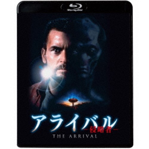商品種別Blu-ray※こちらの商品はBlu-ray対応プレイヤーでお楽しみください。発売日2024/05/15ご注文前に、必ずお届け日詳細等をご確認下さい。関連ジャンル映画・ドラマ洋画アメリカ商品概要解説未知からの侵略者、＜やつら＞は、すぐそこにいる。／圧倒的面白さ！！埋もれていた侵略SF大作／チャーリー・シーンを主演に、『ハリソン・フォード 逃亡者』や『ターミナル・ベロシティ』『ウォーターワールド』の脚本家デヴィッド・トゥーヒーが2，500万ドルの巨費で作り上げたSF大作。地球外生命体と地球温暖化の要素を備えたその内容は初公開時も高く評価されたが、現在、そのリアリティは計り知れないものとなっている。常に多くのSF作品がいつの時代も量産されているなか、本作の持つエンターテインメント性と現実味は今後も地球が崩壊しない限り重要性を増し続けるだろう。96年の初公開時は同時期公開だった『インディペンデンス・デイ』の巨大宣伝キャンペーンに駆逐されたかたちとなったが、本作はまさにいま、観るべき映画といえる。『アライバル-侵略者-』カリフォルニアの電波観測所で働くゼインは、突如地球外からの電波信号をキャッチした。だが、ただちに上司に報告するもなぜかうやむやにされ、さらにはゼインは解雇された。秘密裏に個人で電波信号の調査を進めるゼインはついにそれがメキシコ、ユカタン半島の地上から発信されていることを突き止め、メキシコへ向かう。だがそこでゼインが見たものは地球外生命体による恐るべき人類崩壊計画だった。スタッフ&amp;キャストデヴィッド・トゥーヒー(監督)、デヴィッド・トゥーヒー(脚本)、トーマス・G・スミス(製作)、ジム・スティール(製作)、ヒロ・ナリタ(撮影)、マーティン・ハンター(編集)、アーサー・ケンペル(音楽)チャーリー・シーン、リンゼイ・クローズ、テリー・ポロ、ロン・シルヴァー、レオン・リッピー、リチャード・シフ商品番号KIXF-1792販売元キングレコード組枚数1枚組収録時間115分色彩カラー字幕日本語字幕制作年度／国1996／アメリカ音声仕様英語 Audio5.1chサラウンド Master dtsHD _映像ソフト _映画・ドラマ_洋画_アメリカ _Blu-ray _キングレコード 登録日：2024/02/28 発売日：2024/05/15 締切日：2024/03/15