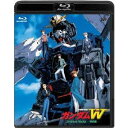 商品種別Blu-ray※こちらの商品はBlu-ray対応プレイヤーでお楽しみください。発売日2011/08/26ご注文前に、必ずお届け日詳細等をご確認下さい。関連ジャンルアニメ・ゲーム・特撮国内劇場版キャラクター名&nbsp;新機動戦記ガンダムW&nbsp;で絞り込む永続特典／同梱内容■封入特典解説書(16P／オールカラー)■映像特典劇場予告編(16P／オールカラー)商品概要解説OVA『新機動戦記ガンダムW Endless Waltz』全3話をベースに新作カットを追加した劇場公開作品／教えてくれ・・・俺達は、あと何人殺せばいい？『新機動戦記ガンダムW Endless Waltz 特別篇』終戦から一年・・・AC196年。平和を願うカトル達は4機のガンダムを宇宙に廃棄した。だが、外務次官としてL-3コロニーX-18999を訪れたリリーナが何者かによって誘拐されてしまう。彼女の危機にヒイロはデュオと共にコロニーへ潜入するが、彼らの前にかつての戦友トロワと五飛が立ちはだかる！その間、リリーナを拉致した部隊を擁するトレーズの忘れ形見・マリー・メイアは地球圏統一国家に宣戦を布告し、消息を絶っていたゼクスもトールギスIIIで立ち向う。事態の終息を急ぐカトルは、ガンダムの回収を決意し惑星間輸送船で廃棄ブロックを追うのだった。スタッフ&amp;キャスト矢立肇(原作)、富野由悠季(原作)、青木康直(監督)、隅沢克之(脚本)、村瀬修功(キャラクターデザイン)、出渕裕(衣裳デザイン協力)、大河原邦男(メカニカルデザイン)、カトキハジメ(メカニカルデザイン)、石垣純哉(メカニカルデザイン)、菱沼義仁(作画監督)、筱雅律(メカニカル作画監督)、佐藤勝(美術監督)、池さゆり(色彩設計)、片山由美子(色彩設計)、大神洋一(撮影監督)、辺見俊夫(編集)、大谷幸(音楽)、浦上靖夫(音響監督)緑川光、関俊彦、中原茂、折笠愛、石野竜三、矢島晶子、依田英助、佐久間レイ、冬馬由美、横山智佐、紗ゆり、子安武人、大塚明夫、松井菜桜子商品番号BCXA-301販売元バンダイナムコアーツ組枚数1枚組収録時間92分色彩カラー字幕日本語字幕制作年度／国1998／日本画面サイズスタンダード音声仕様日本語 リニアPCM(ドルビーサラウンド)コピーライト(C)創通・サンライズ _映像ソフト _アニメ・ゲーム・特撮_国内劇場版 _Blu-ray _バンダイナムコアーツ 登録日：2011/03/25 発売日：2011/08/26 締切日：2011/07/15 _新機動戦記ガンダムW "gundam2022"