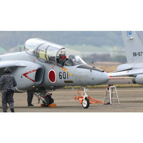 1／100 航空自衛隊 航空開発実験団 T-4 練習機 岐阜基地 【BLU-6】 プラスチックモデルキット おもちゃ プラモデル