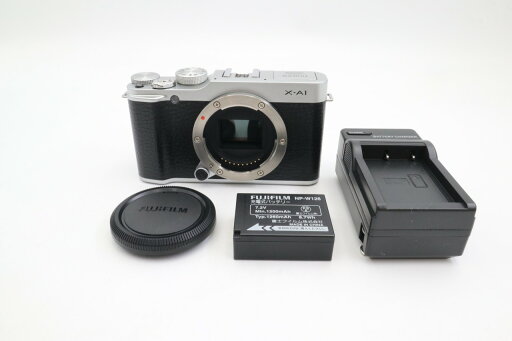 【中古】 FUJIFILM X-A1 シルバーボディ ミラーレス一眼カメラ 富士フィルム (f01359) 【中古】 FUJIFILM X-A1 シルバーボディ ミラーレス一眼カメラ 富士フィルム (f01359)