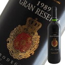 Information 品名 グラン レゼルバ ボデガス サン イシドロ ワイン名（原語） Grand Reserva Bodegas San Isidro タイプ 赤ワイン・ミディアムボディ 内容量 750ml 産地 スペイン・ムルシア 品種 モナストレル 商品説明 数十年の熟成を経てワイナリーからリリースされる貴重な古酒 標高700〜800メートルの畑に植わる平均樹齢30年のブドウから生まれます。 栽培は厳格なリュット・レゾネ（風も多く乾燥がちの気候で、害虫等の出にくい石灰岩質・砂質土壌のため、化学肥料や農薬は実質的にほとんど必要とされない）アメリカンオークで24ヵ月間熟成後、ビン熟成。バックヴィンテージは、このビン熟成期間が長いことになります。ビン詰め後今日まで、温度管理された熟成室で大切に貯蔵されていたものです。低い熟成室で熟成をしているので、想像以上の若々しさがあります。 備考 気温の高い時期はクール便での配送をお勧めいたします。　Bodegas San Isidro　ボデガス・サン・イシドロ フミージャ最大規模にして、スペイン全土でも最高のワイナリーのひとつ フミージャ最大規模にして、スペイン全土でも最高のワイナリーのひとつ 　「ボデガス・サン・イシドロ」は、1934年、スペイン初の協同組合として、ムルシア州フミージャに設立されました。以来、スペインのワイナリーで初めてISO9001（品質マネージメント規格）の認証を取得するなど高品質ワイナリーとして発展を続け、今日、フミージャ最大規模にして、スペイン全土でも最高のワイナリーのひとつに数えられています。 　とりわけこの地の主要品種であるモナストレル（仏名ムールヴェードル）の研究にかけては疑いなくスペインのリーダーで、この品種から、「Gemina」シリーズなどの素晴らしいワインを造っています。早熟で糖度が高くなりがちなモナストレルは、石灰岩質や砂質を中心としたフミージャの痩せた高地に適合し、極めて乾燥した、寒暖の差の激しい気候の中、タンニンのしっかりとした長期熟成型のフルボディになります。 　また、この協同組合は、フィロキセラ禍をまったく受けていない広大なぶどう畑を所有しており、その「プレ・フィロキセラ」の畑のモナストレル100%でつくられた、「グラン・セレルバ」のバックヴィンテージを大切に貯蔵しています。 　古酒を嗜む伝統を残すイギリスを中心に、各国の名だたるワインショップが取り扱っているという、この銘品をご紹介します。