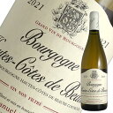 Information 品名 ブルゴーニュ オートコート ド ボーヌ ブラン エマニュエル ルジェ ワイン名（原語） Bourgogne Haut Cotes de Blanc Emmanuel ROUGET タイプ 白ワイン・辛口 内容量 750ml 産地 フランス・ブルゴーニュ 品種 70%シャルドネ, 20%ピノブラン, 10%アリゴテ 商品説明 アンリ・ジャイエの承継者として、最もそのエッセンスを強く引き継いでいるとも言われるルジェ。 ルジェのワインとしては比較的手ごろな価格で入るこの白ワインですが、ルジェのシャルドネはこのキュヴェだけとあって、人気の高いワインです。 備考 気温の高い時期はクール便での配送をお勧めいたします。　エマニュエル・ルジェ　EMMANUEL ROUGET 「神様」アンリ・ジャイエからワイン造りの魂と畑を承継するドメーヌ アンリ・ジャイエから直接ワイン造りを学んだ数少ない造り手 ブルゴーニュの神様と謂われ、あらゆる生産者の敬意を集めた「アンリ・ジャイエ」が引退したのが、1988年。 以降、彼は畑を甥のエマニュエル・ルジェに譲り、指導にあたりました。彼は1982年から叔父であるアンリ・ジャイエとともにワイン造りに携わり始めていました。 叔父の教えを尊重し、最高品質のものを造るという姿勢のルジェ氏のワインは、その外見とは裏腹に非常に繊細で芸術とも言える出来上がりになっています。 葡萄栽培に関してもアンリ ジャイエ氏の哲学を受け継ぎ、葡萄は出来るだけ自然な方法で育てること、葡萄の収穫は早すぎても遅すぎてもいけないので、 その年にとって適切な収穫時期を見極めること、収穫量を厳しく抑制することを心掛けています。 畑仕事を重視するルジェ氏の手は荒れてゴツゴツとしていて固く、まさにそれは『農民の手』。 収穫は全て手摘みで、除梗は100%行っています。 アルコール醗酵前に7日間前後低温浸漬をして、アロマと色素を抽出。 アルコール醗酵にはコンクリートタンクを使い自然酵母で15〜20日間行われ、約18ヵ月樽で熟成させてから軽めに清澄をし、フィルターにはかけずに瓶詰されます。 代表作「クロ・パラントゥ」を始めとする入手が難しいワイン アンリ・ジャイエの引退後、実際に畑の管理から醸造の全てを任されていたことや、所有する大部分の畑を引き継いだことから、 ルジェ氏がアンリ・ジャイエの後継者であるとみなされていると言っていいでしょう。 引き継いだ畑の中でも「ヴォーヌ・ロマネ1級クロ・パラントゥー」は特に最も偉大な畑として名高いもの。 長い間休耕地となっていた畑をジャイエが開墾した、リシュブールの真上の斜面に位置する総面積僅か1.1haのこの畑は、 エマニュエル・ルジェとアンリ・ジャイエがメタヤージュ（分益小作農）の契約をしていたメオ・カミュゼの2人 だけが所有しています。このクロパラントゥに代表されるエマニュエル・ルジェのワインの難点はなんといってもその入手の難しさ。 少ない生産量に対して、世界中からオファーが絶えないため、目にすることすら難しいと言われることもしばしば。 多くの愛好家がそれだけの価値を認める数少ない超一流生産者の一人です。
