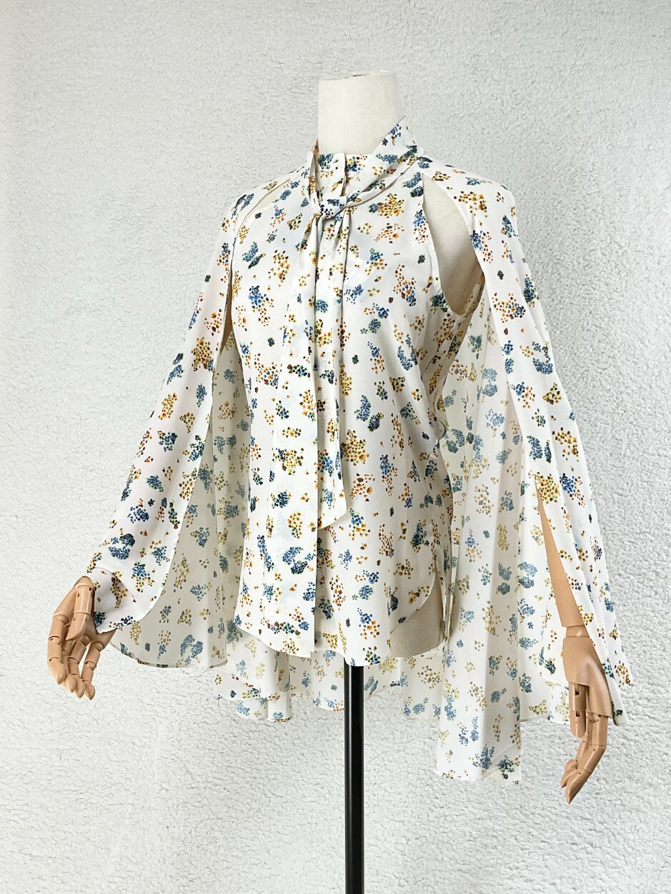 未使用 rokh　ロク 34 アイボリー 花柄ケープブラウスのサムネイル