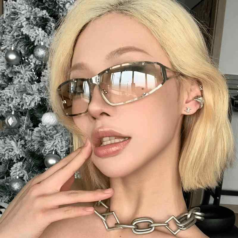 サングラス レディース メタルフレーム Y2Kスタイル 欧米風 個性的 透かしデザイン トレンドファッション 高級感 UV400カット パーティー ドライブ 春夏