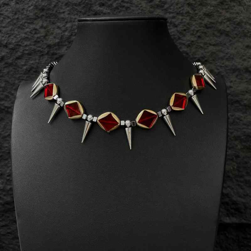 チョーカー レディース ダーク ゴシック パンク スクエアスタッズ 鎖骨ネックレス ヘマタイト ワインレッドクリスタル Y2K サブカル系 ストリート 個性的 甘辛ミックス(4)