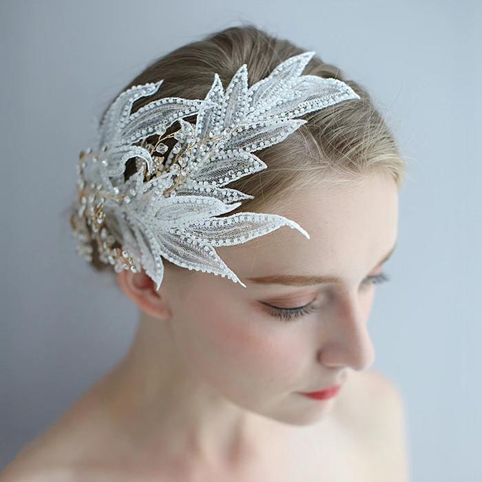 ウエディング ティアラ ヘッドドレス 結婚式 ウェディング 花嫁 髪飾り ブライダル 二次会 パーティー ..