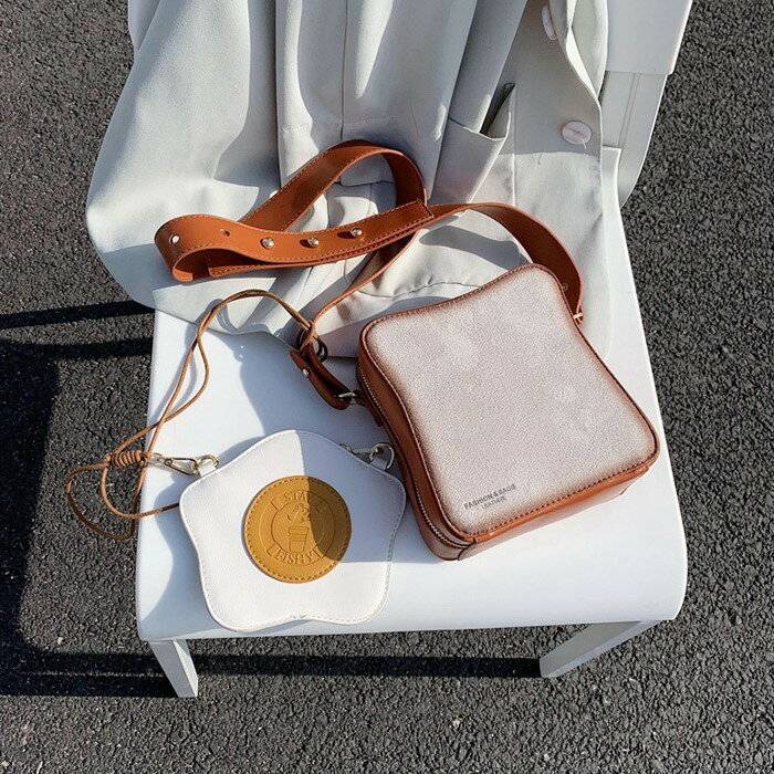 四角形 卵 ポシェット たまご ユニーク カバン 女性 2点セット チャック 目玉焼き カジュアル トースト ホワイト 鞄 2種セット 男女兼用 男性 メンズ ブラウン フェイクレザー 面白い 食パン レディース ショルダーバッグ スクエア PUレザー ジッパー ユニセックス