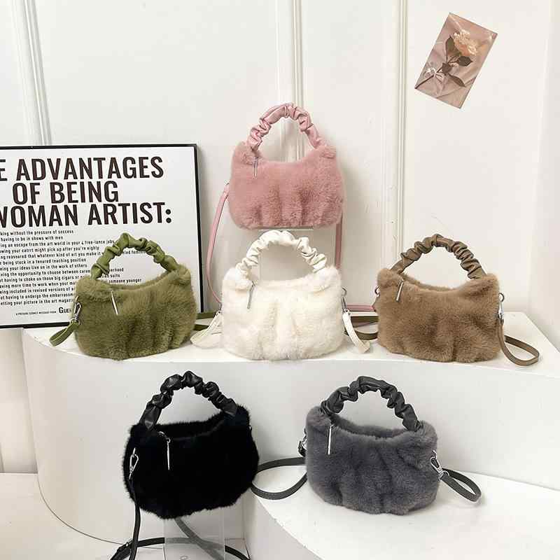 Rakuten - ミニバッグ 斜めがけ クラッチバッグ かわいい バッグ ショルダー 秋冬 ふわふわ 肩掛け もこもこ ハンドバッグ ドロップショルダー カバン 鞄 おしゃれ レディース 無地