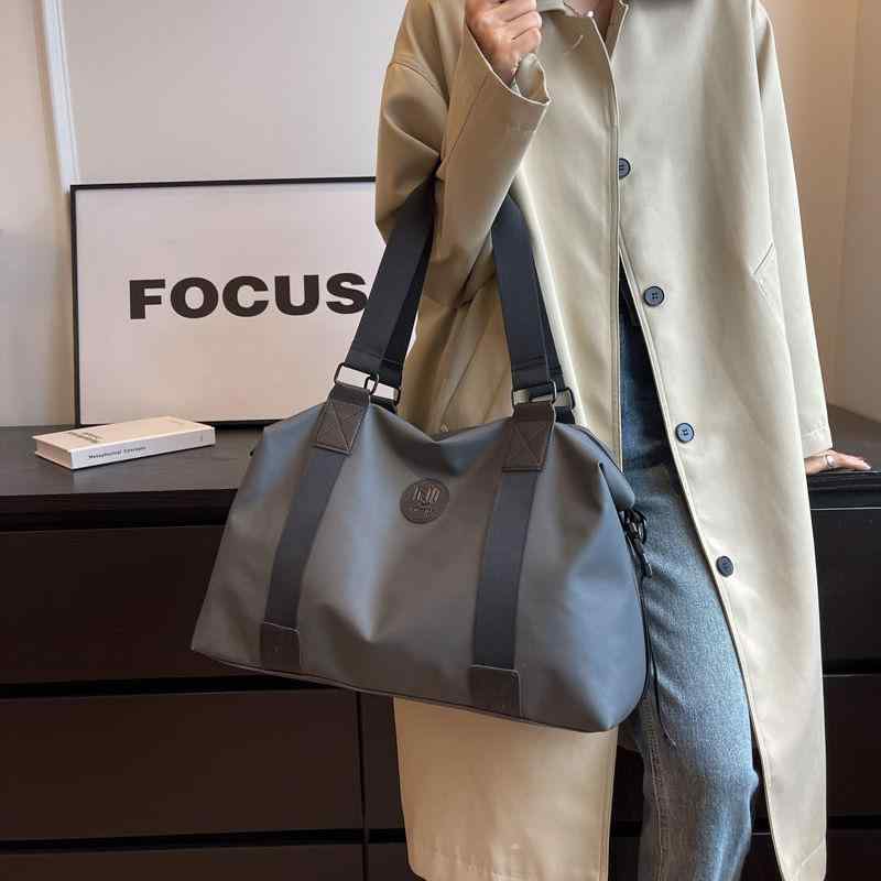 ヨガ PUレザー ワインレッド 手提げ スポーツバッグ ブラック 鞄 ダークブルー 防水 旅行用 ショルダーバッグ 大容量 ジムバッグ 男女兼用 グレー