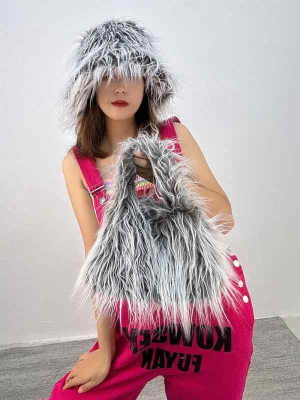 Rakuten - トートバッグ レディース フェイクファー 大容量 斜めがけ ワンショルダーバッグ ふわふわ もこもこ ピンク系 ブルー系 グレー系 ハンドバッグ 通勤 普段使い かわいい