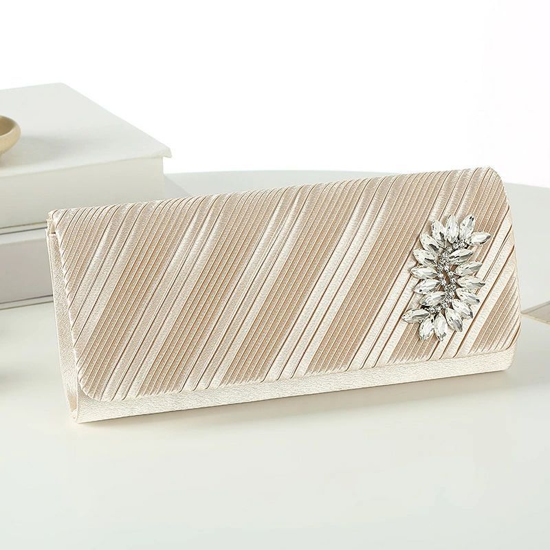 クラッチバッグ 演奏会 卒園式 ダイヤモンド お呼ばれ 30代 パーティーバッグ 二次会入学式 通勤 5 入園式 かばん シンプル/大きめ 卒業式 セレモニー 冠婚葬祭 フォーマル 40代 プリーツ 謝恩会 披露宴 授業参観 20代