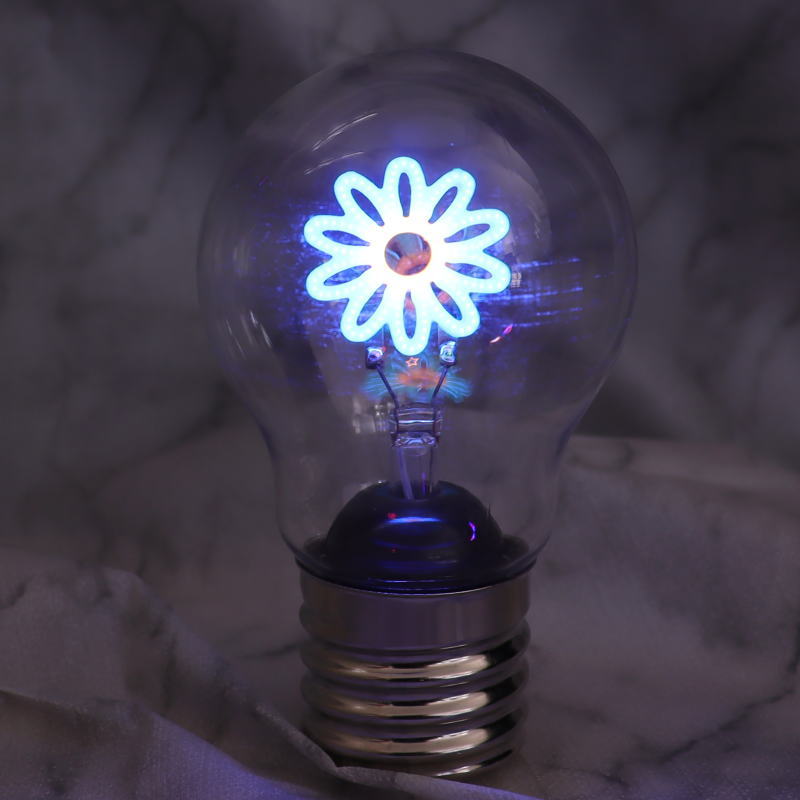 商品名 LEDバルブライト（フラワー） 品番 LF-0643C 商品説明 LEDバルブライトは、お部屋を華やかにする充電式のライトです。どんな空間も明るく楽しい雰囲気に変えてくれます。充電式なので、コンセントの場所を気にせず自由に配置可能。パーティーやリラックスタイムにぴったりのアイテムです。インテリアとしてもおしゃれで、見るたびに心が弾むこと間違いなしです！ 持ってかわいい、置いてかわいい電球型ライトです。1時間の充電で約5時間点灯！ サイズ H12×W7×D7（cm） 電源 充電式（充電用コード付属）※USBアダプターは付属していません。 発売元 友愛玩具