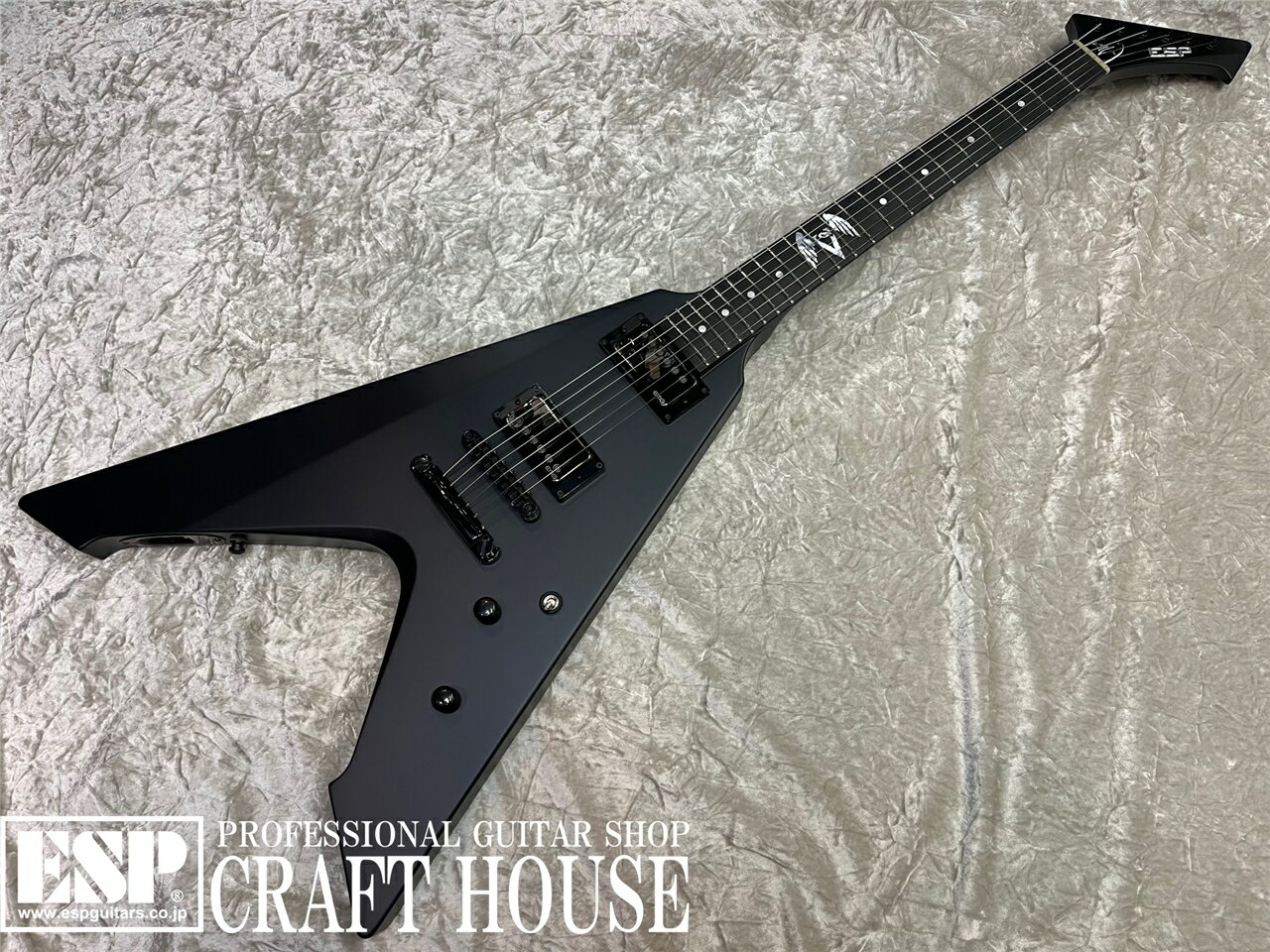 【ESP直営店】【即納可能】ESP VULTURE / Black Satin [ METALLICA / James Hetfield Signature Model ]