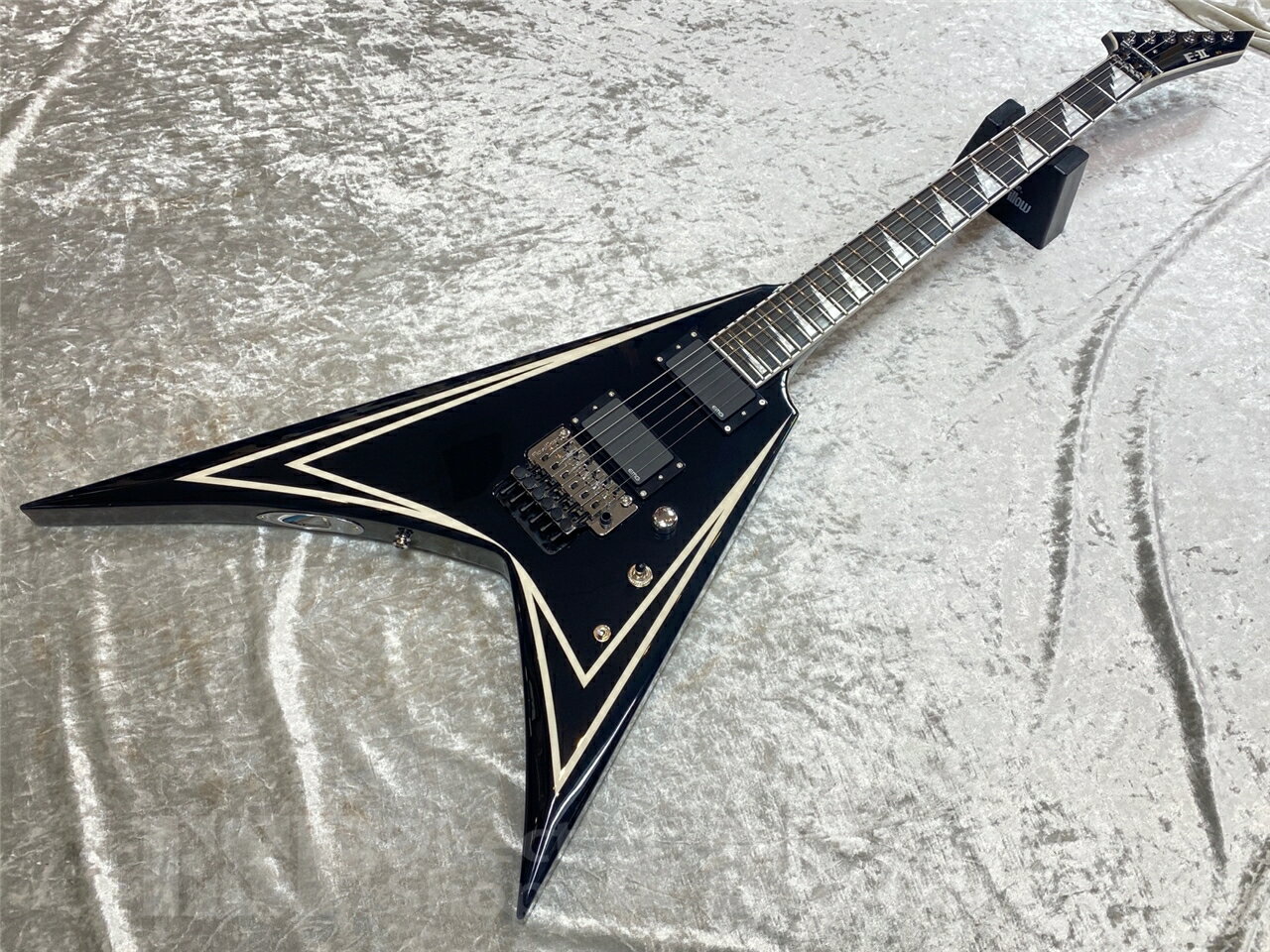 Rakuten - 【ESP直営店】E-II SV/Black w/White Stripes 【即納可能】[ESP Guitar Workshopより発送]
