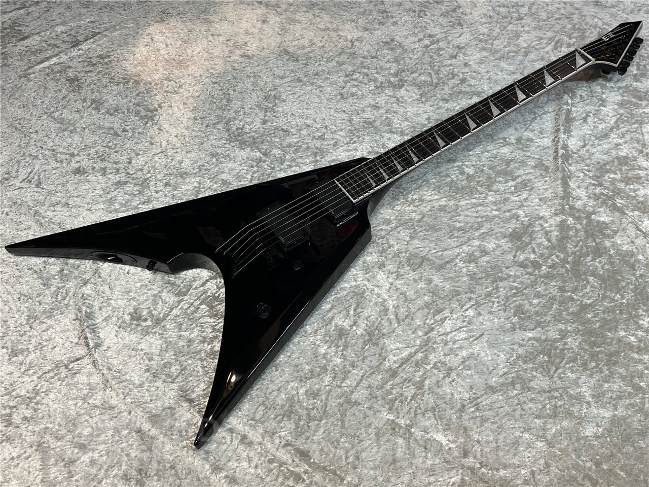 乐天商城 - 【ESP直営店】【即納可能】E-II ARROW-NT ［BK/SW］[エレキギター/Tune-matic Type ブリッジ搭載/String-Thru-Body][BIGBOSS広島より発送]