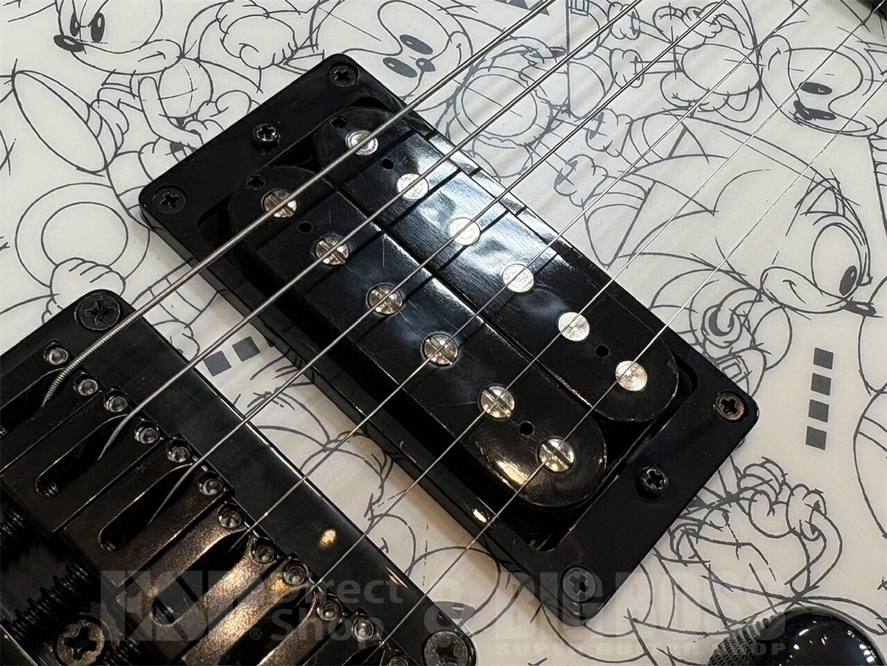 ESP CRAFT HOUSE楽天市場店の【即納可能】ESP×SONIC SONIC THE HEDGEHOG GUITAR III -Classic Sonic Edition [ESP Guitar Workshopより発送]｜アングル3