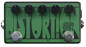 Stoner's FX　DISTORTION[DISTORTION/BOOSTER] 高品質なオリジナル製品を生み出してきたweedとPay money To my PainのギタリストPABLO氏との融合によって誕生したブランドの第一弾！！ “使い手が使い方を考える”ありそうで無かった! “個性・癖のある即戦力” エフェクター!! エフェクトON時とバイパス時のトーンが変化せずアンプ音をそのまま歪ませ、クランチからハイゲインディストーションまで一台でカバーすることでアンプを3チャンネル化するようなイメージの歪みペダルです。 一般的なフィルターによるトーンではなく[GAIN]と[GAIN TOP]のふたつの音域の異なる歪み量の調整によって原音を生かした自然な音色の調節が可能。 ブースターはメインのディストーションの前段に設置され、単体では仕様できないようにしてあります。 組み込まれているパーツを一つ一つを選定・精度の高い組み込みにより、低ノイズを実現。 また、レコーディングやライブ時などの"マイク乗りの良さ"にも考慮して開発しました。 仕様 CONTROL：VOLUME,GAIN,GAIN TOP,VOLUME,DRIVE,EFFECT SW,BOOST SW トゥルーバイパス仕様 サイズ：122mm(W)✕64mm(H)✕50mm(D) 電源：9V電池/ACアダプター（別売） ※売り切れの際にはお取り寄せとなります。納期についてはメールにてお問合せ下さい。
