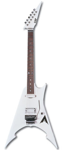 すでにレジェンドと言っても過言ではないFLYING-A。これがシリーズ第一号機です。 その独特なフォルムはまさにTHE ALFEEを象徴するかのように威厳に満ちたものです。 高見沢氏の変形ギターコレクションの幕開けとなった1本です。 BODY: Maple NECK : Hard Maple FINGERBOARD : Rosewood, 22frets INLAY : MOP Dot, Arrow head at 12fret SCALE : 648mm NUT : Lock Nut (42mm/R2) NECK JOINT : Bolt-on BRIDGE : Floyd Rose PICKUPS : (Neck) Seymour Duncan STK-S2n (Bridge) Seymour Duncan SH-4 CONTROLS : Master Volume, Mini PU Selector Switch COLOR : Snow White with GigBag ※こちらの商品は受注生産の為、完成まで数ヶ月制作期間を頂きます。お客様のためだけの一本をESPファクトリーにて製作いたします。 詳しい納期など、お気軽にお問合せください。 ※カード決済・ショッピングクレジット・お振込みにてお支払い決済後の正式受注とさせていただきます。 ※画像はサンプルです。 ※杢目は一本一本異なります。 ※色味は杢目によって異なります。 ※ご予約商品につき、カード決済・ショッピングクレジット・お振込みにてお支払い決済後正式受注とさせていただきます。あらかじめご了承願います。