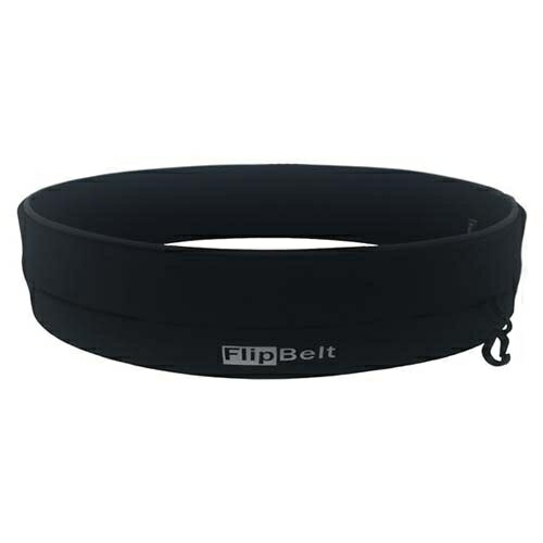 こちらの商品は フリップベルト(Flip Belt) スポーツウエストポーチ ジェットブラック(JET BLACK) GND FBB 【ランニングバッグ 腹巻き ウエストバッグ ボディバッグ】 です。今までのランナーポーチとは全く異なる、シンプルで革新的なウエストポーチです。抜群の安定性とフィット性がありので、走ってもほとんど揺れることはありません。ランニングだけでなく、フィットネス、サイクリング、ヨガ、トレッキング、ウォーキングなど様々なシーンで使用できます。【関連商品はこちらです】◆ その他のカラーはこちら◆ スパイベルトはこちら【商品スペック】●素材 : ポリエステル92％、スパンデックス8％●重量 : 約110g●サイズ : XS、S、M、L、XL●サイズ目安（ウエストサイズ） : 　XS（56〜65cm）、S（65〜74cm）、M（74〜81cm）、　L（81〜89cm）、XL（89〜97cm）　※サイズに迷えば1つ小さいサイズがおススメです。