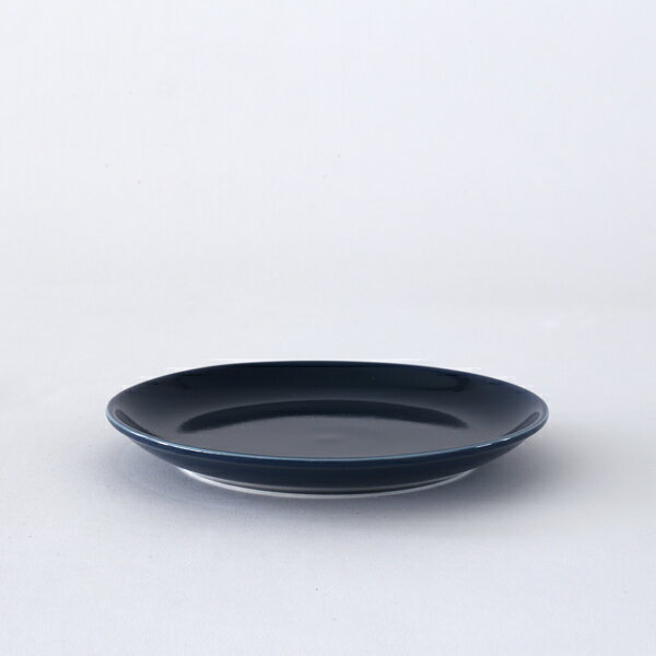 【波佐見焼 磁器】コモン プレートφ180mm(ネイビー)【食器 common plate 皿 navy 角田陽太 洋食器 長崎県】