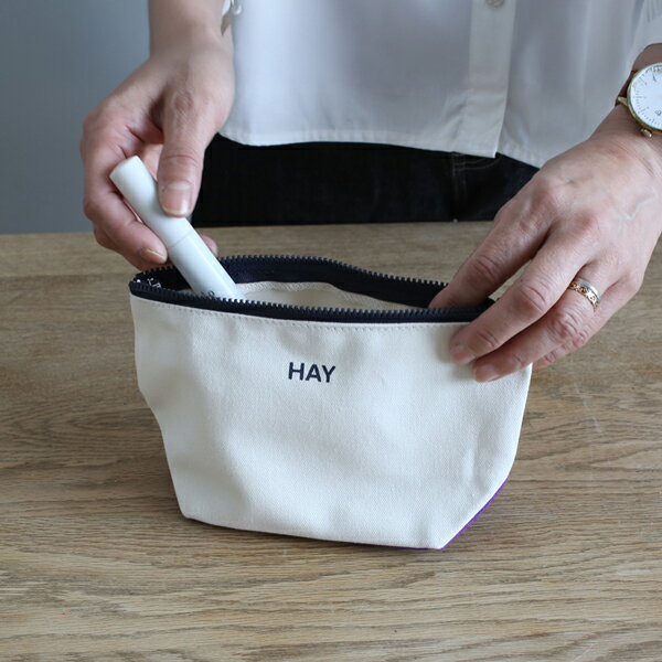 Rakuten - 正規取扱店 HAY Multi Pouch small (Cream multi) AF573-A601-AS13 iess【ヘイ ポーチ シンプル マルチカラー クリーム ネイビー 布 コットン 旅行ポーチ ロゴ logo 化粧ポーチ ポーチ メンズ 父の日】