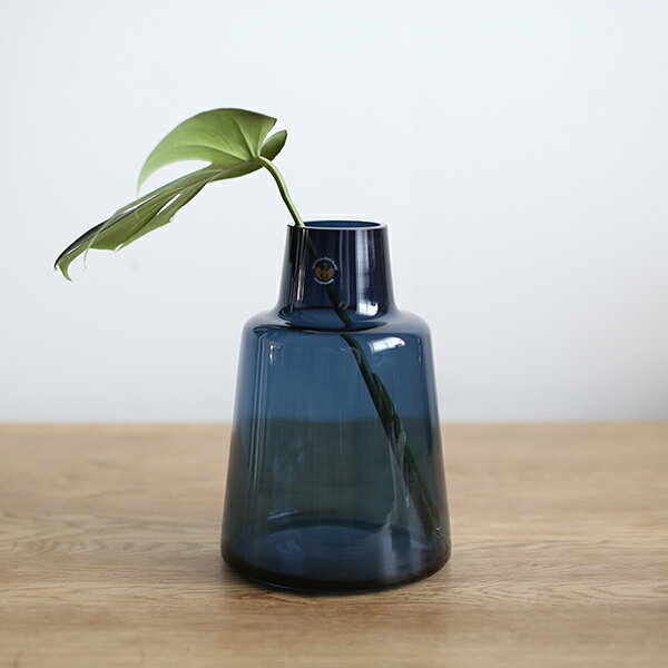 乐天商城 - 【マラソン限定クーポン】【フラワーベース】Flora vase H24cm (short neck) darkbllue 4340859 iess【HOLMEGAARD ホルムガード フローラ ダークブルー ガラスの花瓶 お洒落 花瓶】