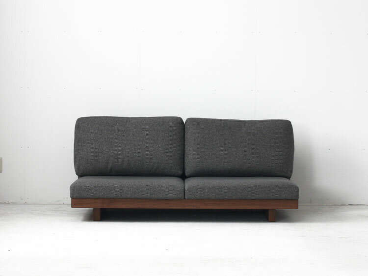 【フェア開催中!】【送料無料】MASTERWAL DANISH SOFA (RANK 2/ウォールナット・レッドオーク・ブラックチェリー) DNSO 【マスターウォール デニッシュソファ 3人掛け 無垢材 ファブリック オイルフィニッシュ アカセ木工 正規販売店 新生活 引越し】 [2]