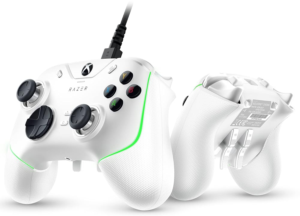 Razer Wolverine V2 Chroma White PC&XBOX用コントローラー Windows Xbox PC対応 RZ06-04010200-R3M1