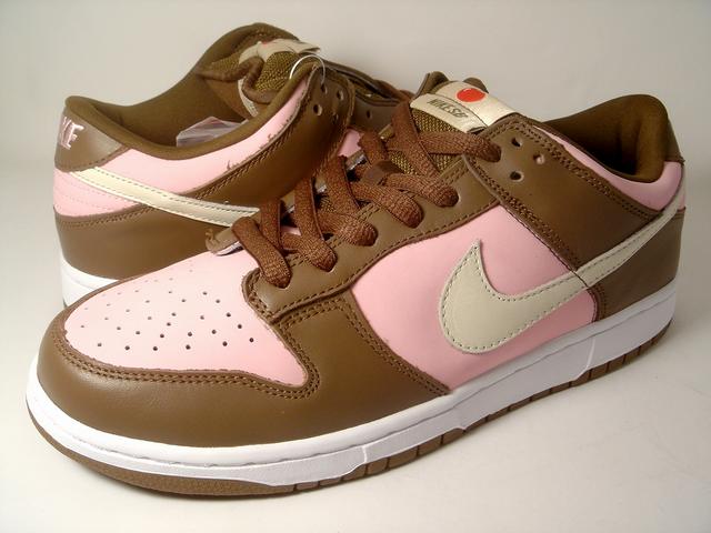 【送料無料】 NIKE (ナイキ) DUNK LOW PRO SBSHY PINK/VANILLA【STUSSY】