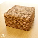 【在庫処分セール】アタ フタ付きケース 四角 15cm 小物 収納 ボックス 小物入れ ふた付き お菓子入れ おしゃれ ナチュラル アジアン バリ ラタン