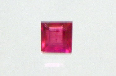 ルビー　スクエア　0．077ct　【簡易鑑別済】