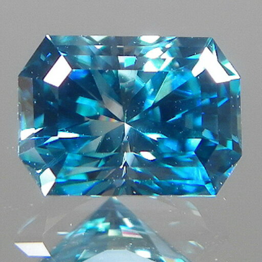 ブルージルコン カスタムカット 2.289ct【簡易鑑別済】 ブルージルコン カスタムカット 2.289ct【簡易鑑別済】