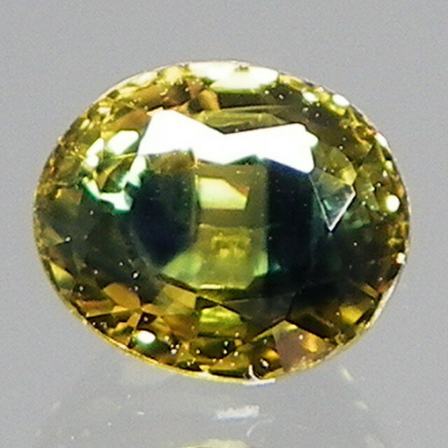 イエロー&グリーン&ブルーが見える サファイア 0.85ct