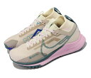 商品説明 NIKE WMNS REACT PEGASUS TRAIL 4 GTXナイキ レディースランニングシューズ カラー サイズ詳細 ●サイズ感は若干小さめですので、普段お履きのサイズより0.5cm大きいサイズを選ばれると良いかと思います。 ●普段履かれているサイズですと最初はきつく感じるかもしれませんが、スニーカーですので徐々にフィットしてきます。ご参考くださいませ。 ご注意 ●当店で販売する商品はすべて正規品です。当店日本人バイヤーが正規ルートで買い付けをしておりますのでご安心してお買い求めください！ ●商品の大半が海外買い付け商品になりますのでBOXにダメージやマーキング等が見られる場合もございます。 ●海外並行輸入品の為、国内品に付属する商品タグは付属致しません。 ●当店は実店舗及びWEB販売を行っており、国内在庫、当店海外在庫と共通在庫での販売の為、商品サイズによっては、お取り寄せに3～10日ほどお時間をいただく商品もございます。 その為、ご指定いただいたお届け日時に間に合わせることができない場合もございます。 ●WEB上で「在庫あり」になっている商品につきましても、店舗で売れてしまった等の売り違いで欠品となってしまう場合がございます。 ●以上ご了承の上、ご注文下さいますようお願いいたします。