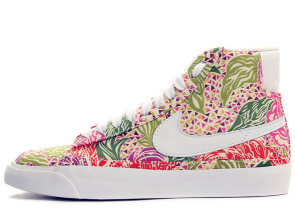 NIKE WMNS BLAZER MID PRMナイキ ウィメンズ ブレザー ミッド プレミアム ピンク白