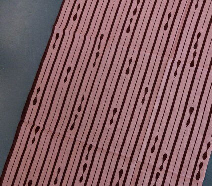 素材 綿100％ サイズ 33×90cm 注意 商品画像は実際のものと多少色味が異なる場合があります。 予めご了承くださいませ。 てぬぐいの上下の「端」は昔ながらの「切りっぱなし」となっております。 使い始めはほつれてきますが、ほつれてきた...