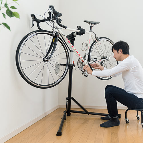 【割引クーポン配布中 8 /11 01:59まで】自転車メンテナンススタンド 自転車ワークスタンド クランプ式 クイックレバー 高さ調節 角度調節 壁寄せ 工具トレー付き 800-BYWST2通販格安セール情報 楽天 通販