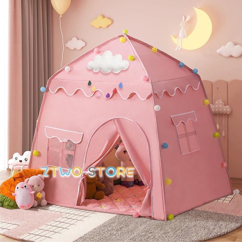 検索ワード:キッズテントハウス ボールハウス 子供用テントハウス 収納バッグ付き 室内 屋内 キッズ ベビー おもちゃ入れ プレイテントおままごと 秘密基地 子供部屋 男の子 女の子 幼児 収納 クリスマス ギフト 誕生日 出産祝い ビーチテント※カラー :写真参照※材質:TCコットン、メッシュ、ポリエステル+チュール※サイズ:写真参照※年齢:6ヶ月~12歳※商品機能:子供用ベッド/独立した空間 /ゲームハウスカバーだけ丸洗い可 広々サイズで、大人が一緒に入って遊ぶこともでき、家族みんなで楽しめます。安全設計、組み立て簡単、コンパクト可、持ちやすい、室内室外でも使用できる、使わない時もコンパクトで収納楽々。お部屋のインテリアとしてもアクセントになります。テント窓が付くので、通気性は優れます。子供の独立した能力を向上させます。誕生日パーティー、公園、ピクニック、裏庭のバーベキュー、遊び場、デイケア、学校、カーニバル、睡眠、屋内または屋外のプレイのためのの幼児のおもちゃ!※※注(他の人形など飾りものは付属しておりません)軽量タイプ、持ち運びやすい子供用テント キッズテント 3色 ティ おもちゃ ゲーム 人気 ブルー ピンク イエロー