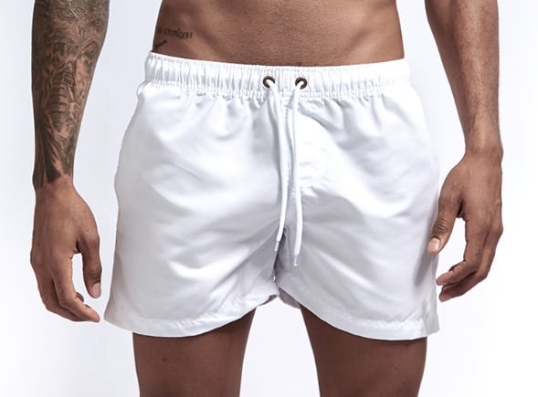 オーソドックスな形ながらトレンドのワイドシルエットの男性用ハーフパンツ水着です。速乾素材で濡れてもすぐに乾いたり、ポケットにもちょっとした持ち物を収納できたりと機能面も優秀で使い勝手が良いです。シンプルな中にもしっかりと流行をおさえてアクセントの効いたデザインを楽しんでください。「カラー」白 ホワイトM(ウエスト64-74cm 身長160-180cm)L(ウエスト74-82cmcm 160-185cm)XL(ウエスト82-89cm 身長160-190cm)2XL(ウエスト89-100cm 身長160-190cm)※在庫状況が不安な場合は購入前にご連絡頂ければ在庫確認を行いますので遠慮なくお申し付けください。よって、安心してご購入いただけます。お取り寄せ商品のためご入金確認後、お届けまでに通常「10-24日程度」のお時間がかかります。また、通常以上のお時間がかかってしまう場合がございます。SW0075海パン 水着 ハーフパンツ フィットネ 水着 早い者勝ち M L XL 2XL