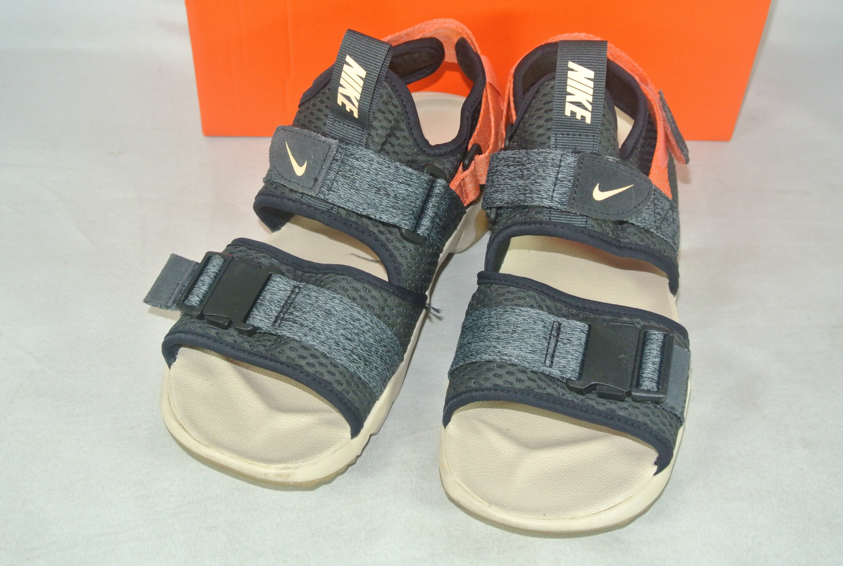 アウトレット [ナイキ] キャニオン CANYON オフノワール/ブラック/パールホワイト/オレンジチョーク DM..