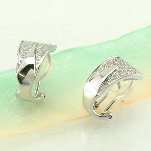 【10%OFF】【OFFクーポン】イヤリング ダイヤモンド ピアス レディース パヴェ ゴージャス 0.5カラット 地金 トライアングル 三角形 プラチナ pt900